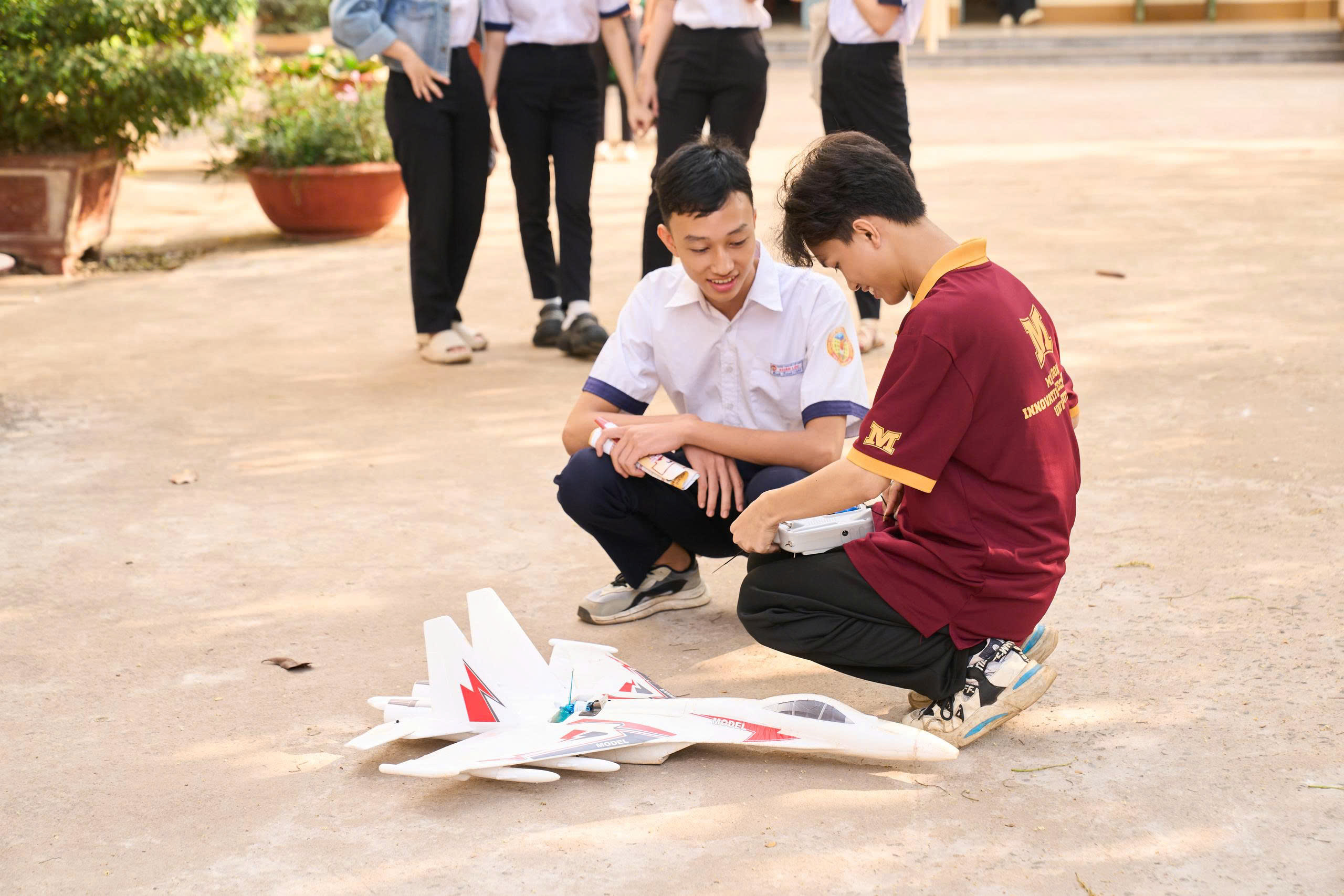 MIT Uni. PHỦ SÓNG ngày hội STEM/STEAM tại trường THPT Xuân Lộc