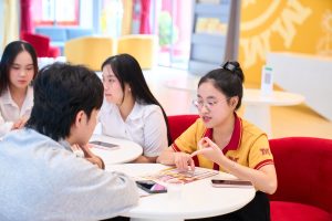 Cuối tuần tại MIT Uni.: Đông đảo Học sinh 2k8 đến nhận học bổng