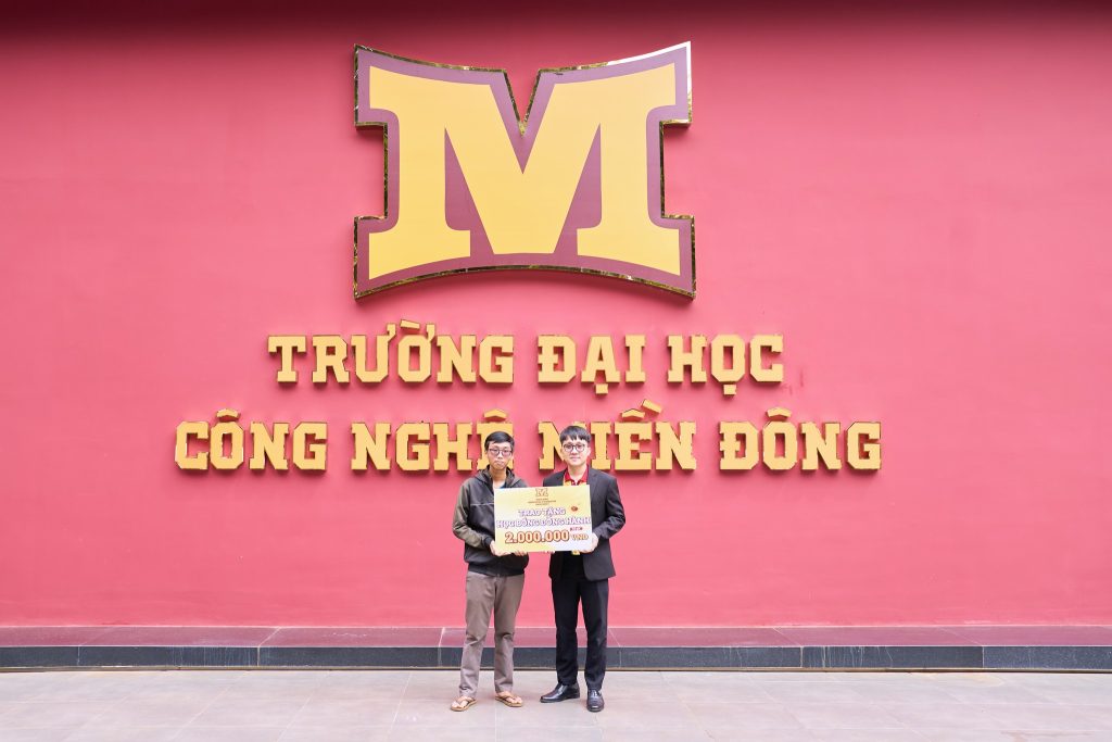 Cuối tuần tại MIT Uni.: Đông đảo Học sinh 2k8 đến nhận học bổng