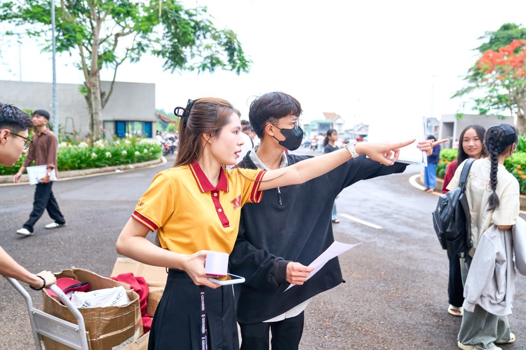 Không khí ngay lúc này: Điểm thi 122 đã sẵn sàng - Team MIT Uni. đồng hành cùng các bạn 2k8!