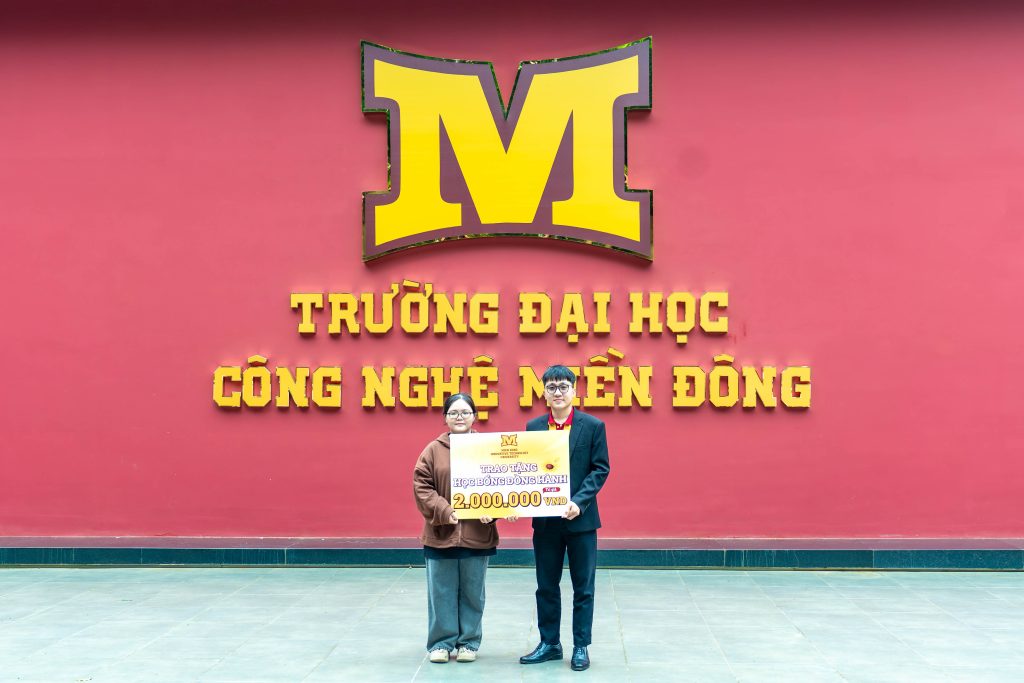 Cuối tuần tại MIT Uni.: Đông đảo Học sinh 2k8 đến nhận học bổng