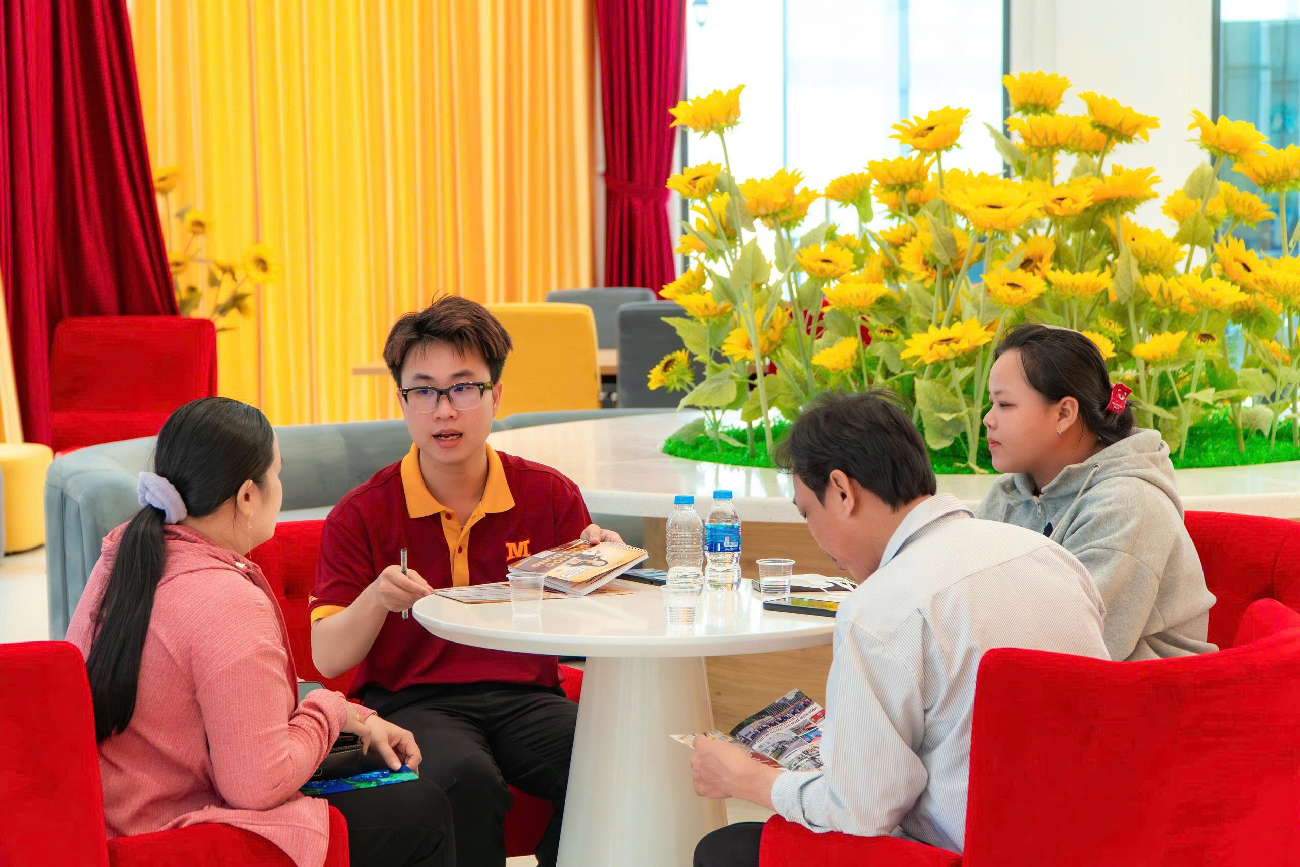 Cuối tuần không nghỉ – MIT Uni. sẵn sàng đón tiếp phụ huynh và sĩ tử 2k8!