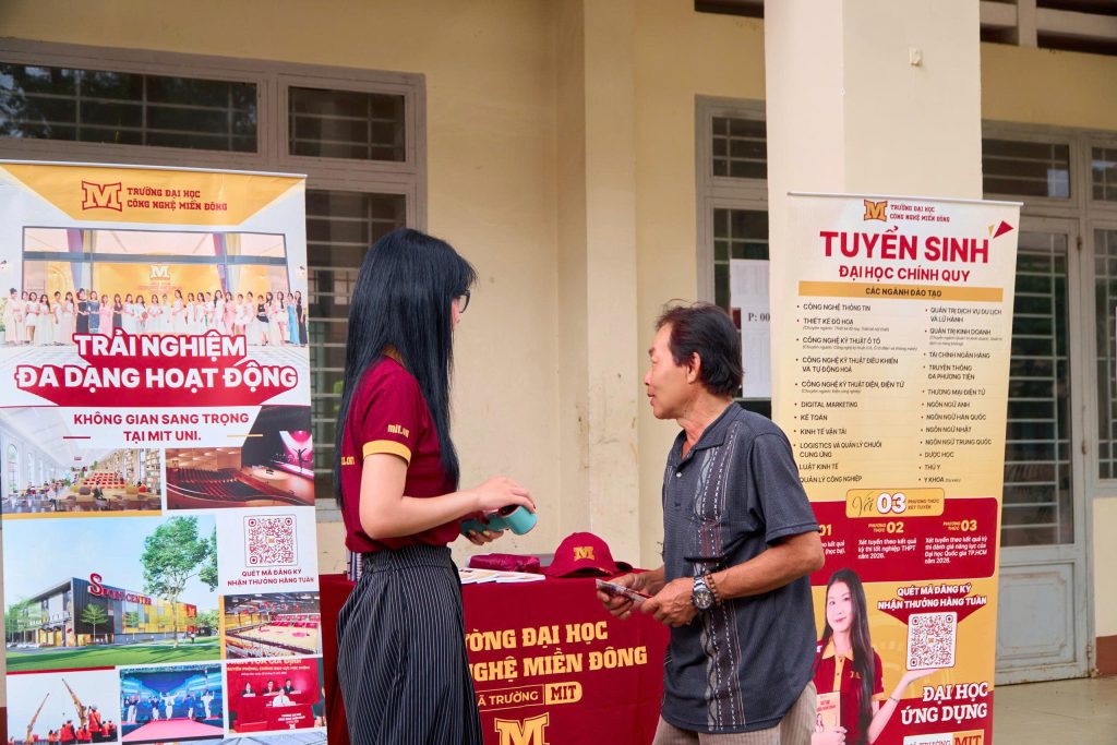 MIT Uni. đồng hành cùng Phụ huynh 2k8 THPT Dầu Giây trong giai đoạn "nước rút"
