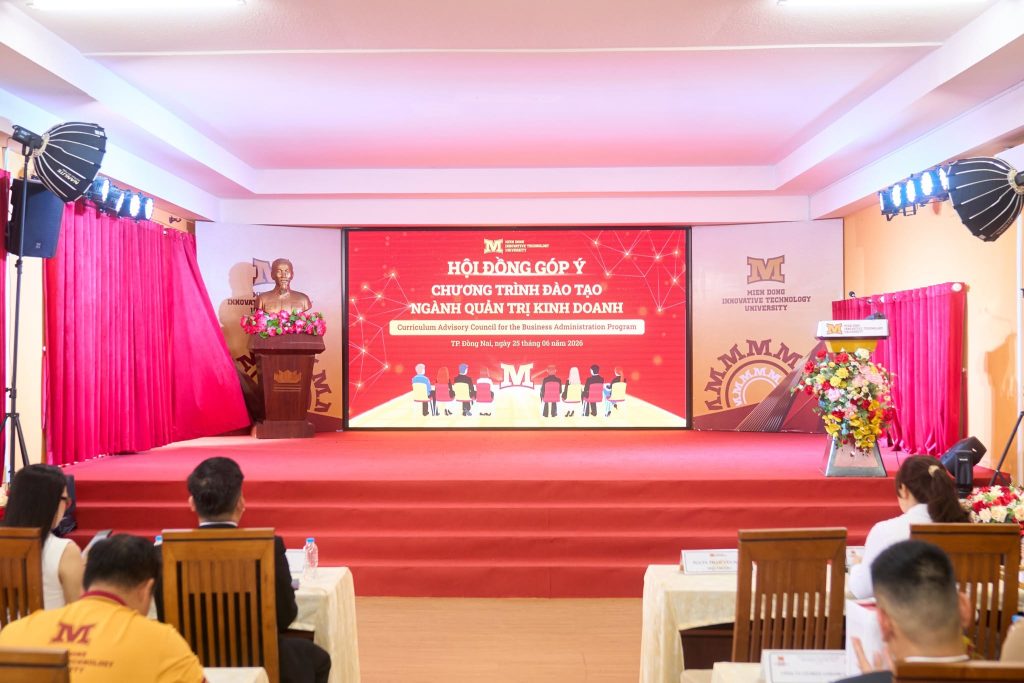 [NGÀNH QTKD] HỘI ĐỒNG GÓP Ý CHƯƠNG TRÌNH ĐÀO TẠO NGÀNH QUẢN TRỊ KINH DOANH: LẮNG NGHE DOANH NGHIỆP, GẮN LIỀN VỚI THỰC TIỄN