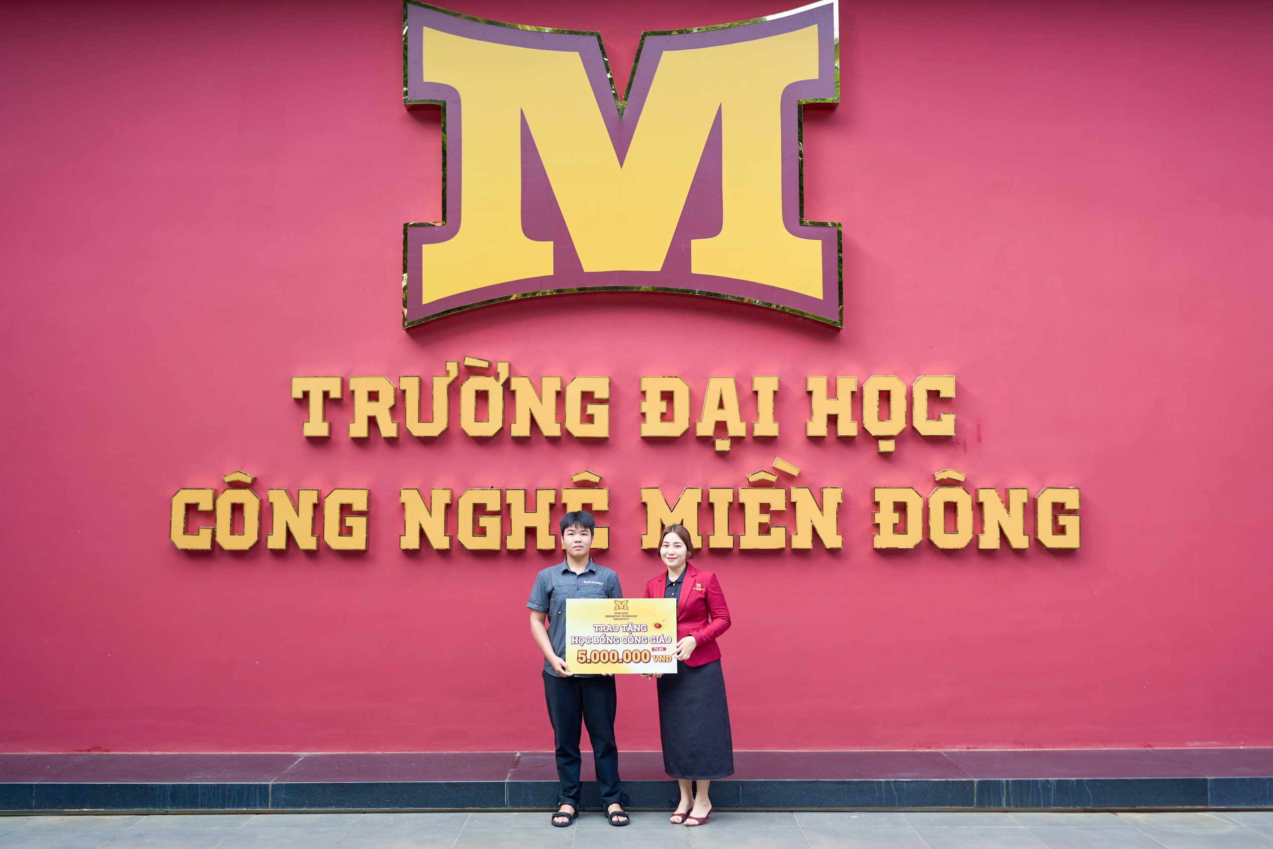 “RINH” HỌC BỔNG GIÁ TRỊ MỖI NGÀY TẠI MIT UNI.!
