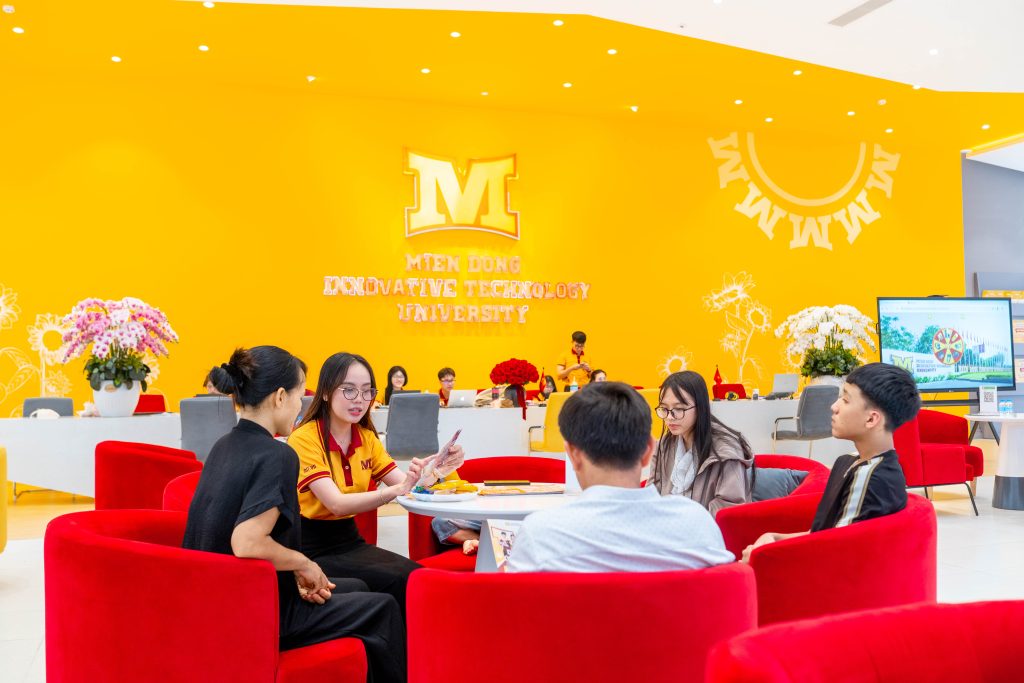 Cuối tuần 2k8 làm gì? Đến MIT Uni. nhận quà ngay!