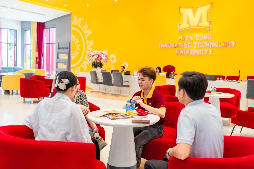 Cuối tuần 2k8 làm gì? Đến MIT Uni. nhận quà ngay!